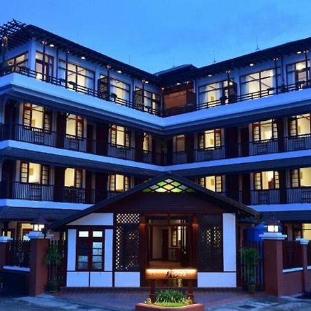 Hotel Maineli Ньоншуэ Экстерьер фото