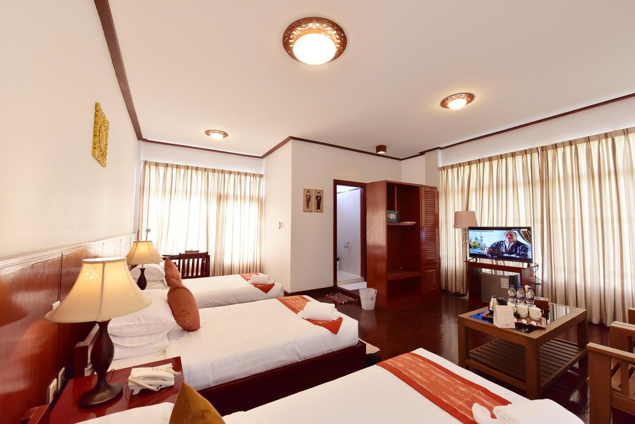 Hotel Maineli Ньоншуэ Экстерьер фото