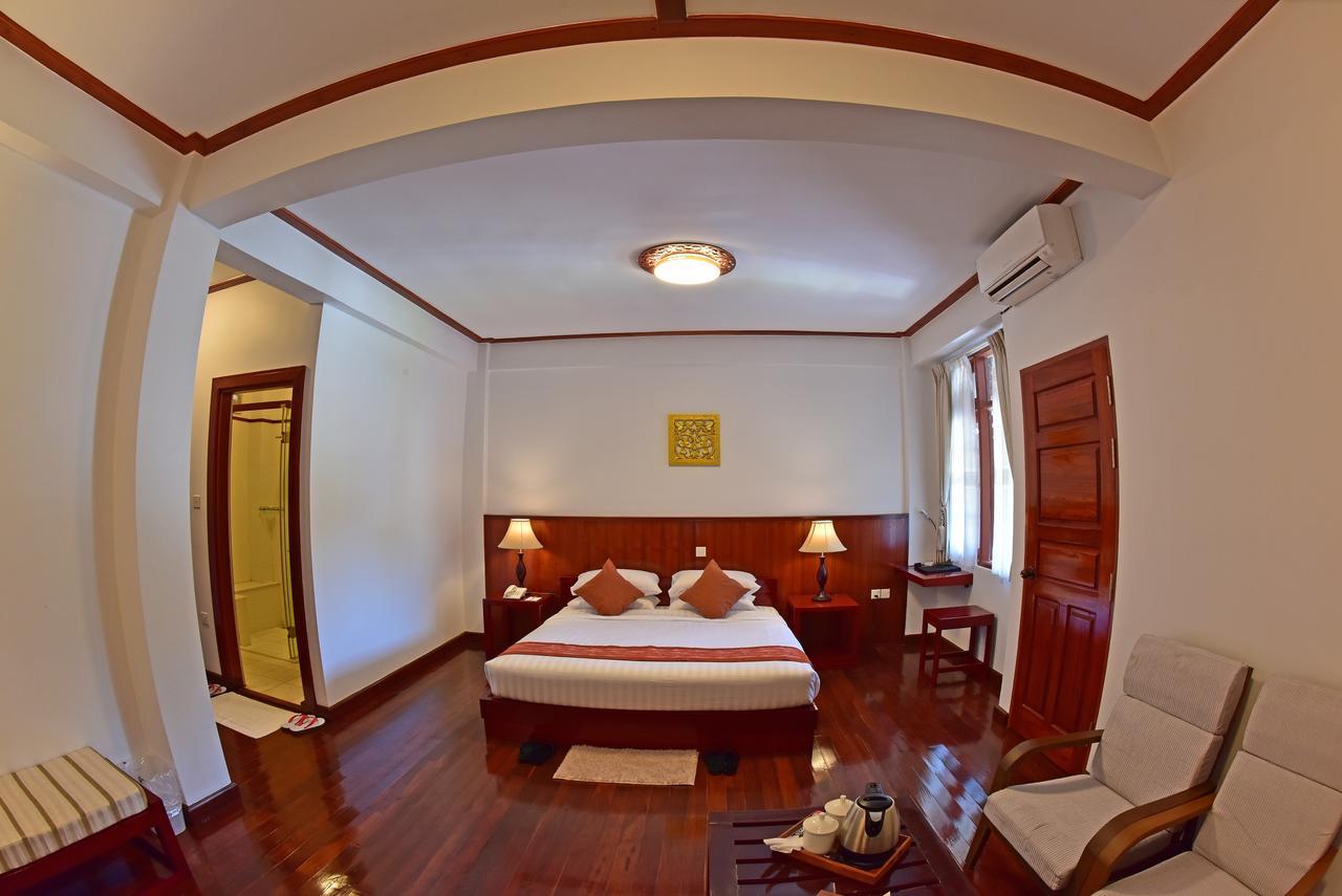Hotel Maineli Ньоншуэ Экстерьер фото