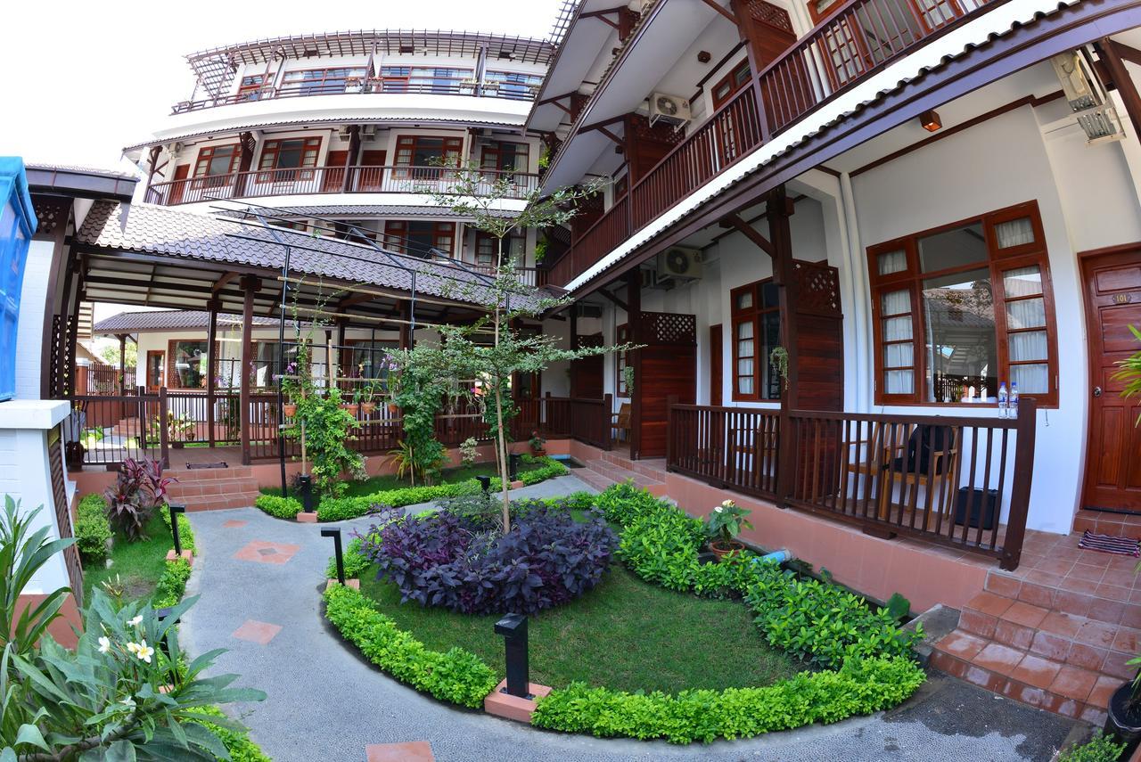 Hotel Maineli Ньоншуэ Экстерьер фото